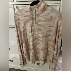 Vuori Pink Camouflage Hoodie (M)